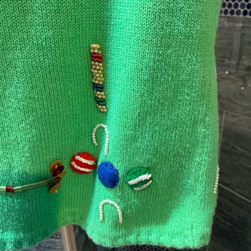 Michael Simon Size Small Green Embellished Knit Croquet Sweater. - Picture 4 of 5
